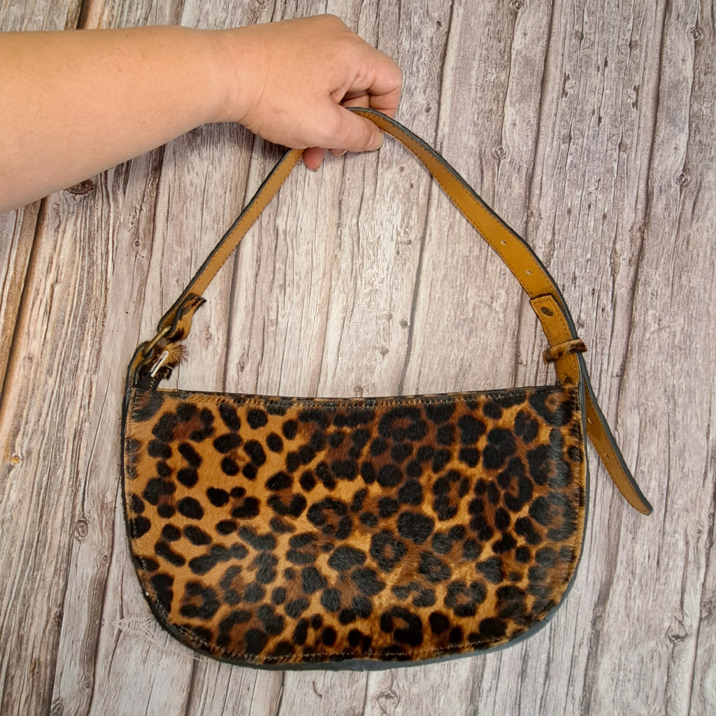 Small leather bag handmade
