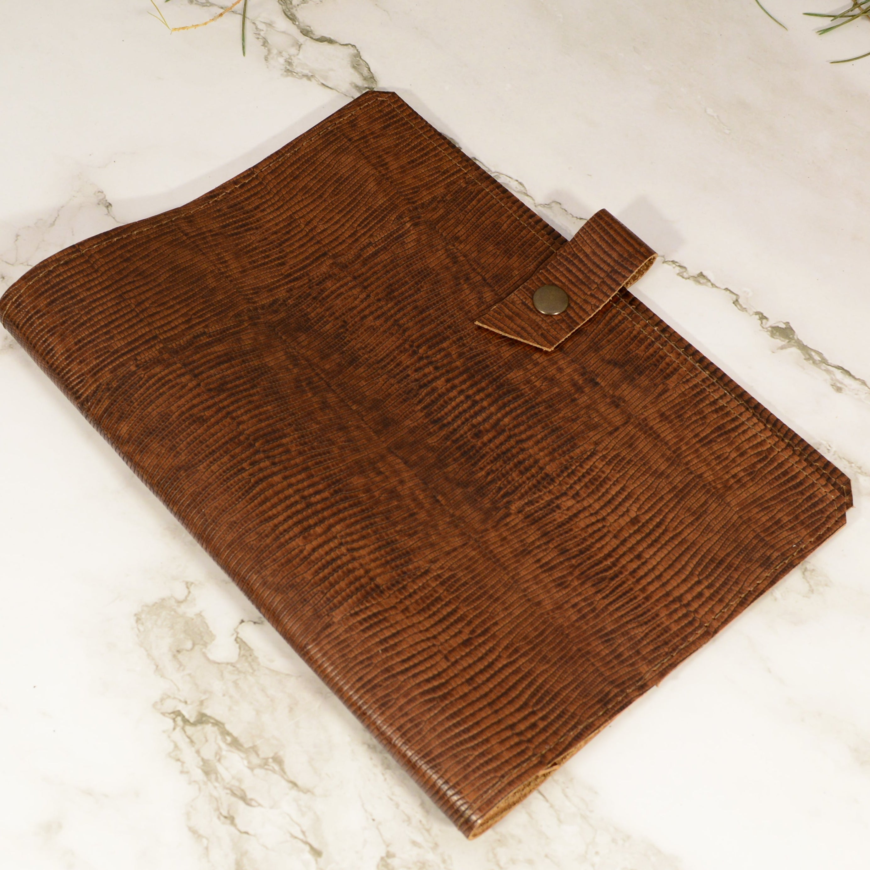 Leather A5 Journal Cover | 8 Textures, Engraving Option, Handmade - Nadin's Leather Studio