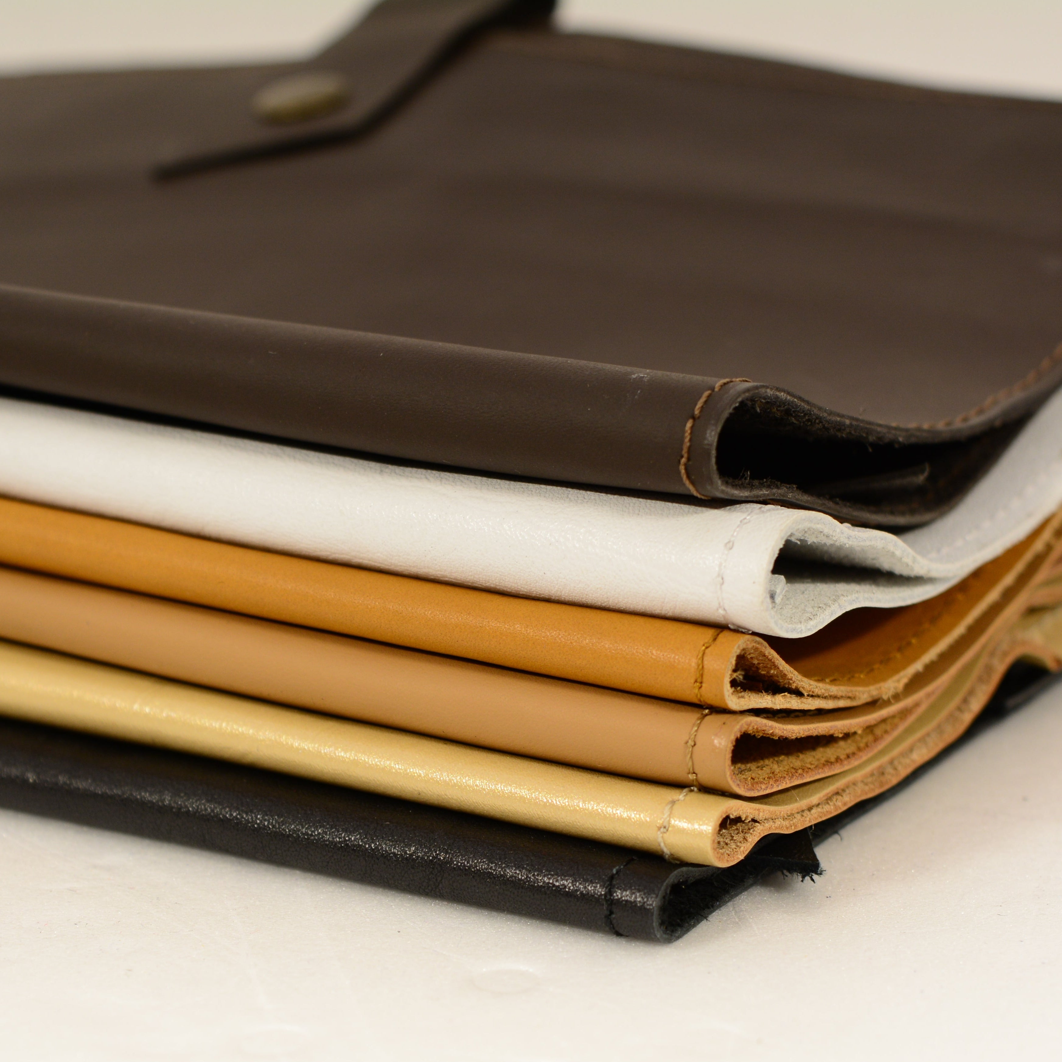 Кожена корица A5 – ръчна изработка от естествена кожа - Nadin's Leather Studio