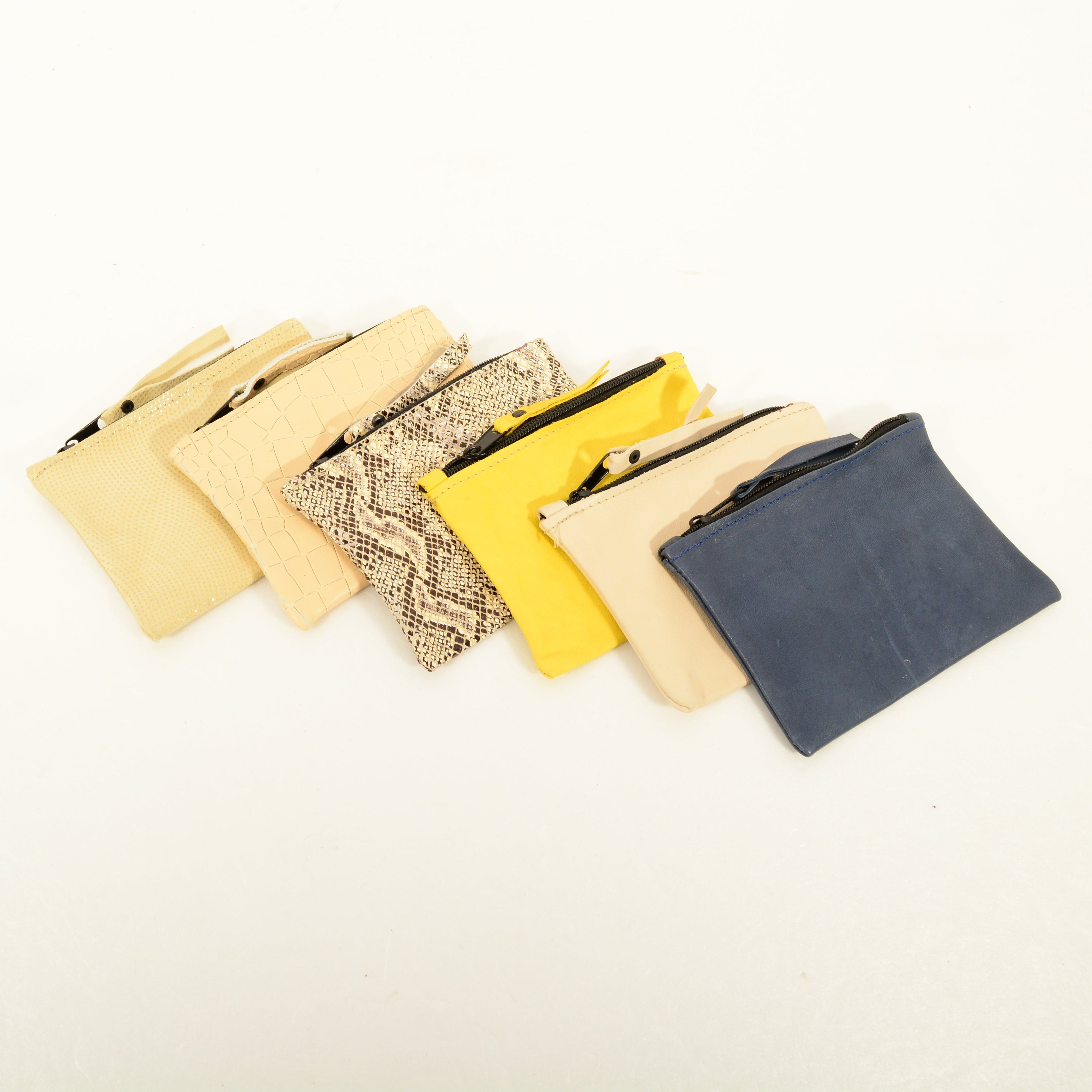 Leather Zip Pouch Wallet – Minimalist Handmade Genuine Leather Purse - Nadin's Leather Studio