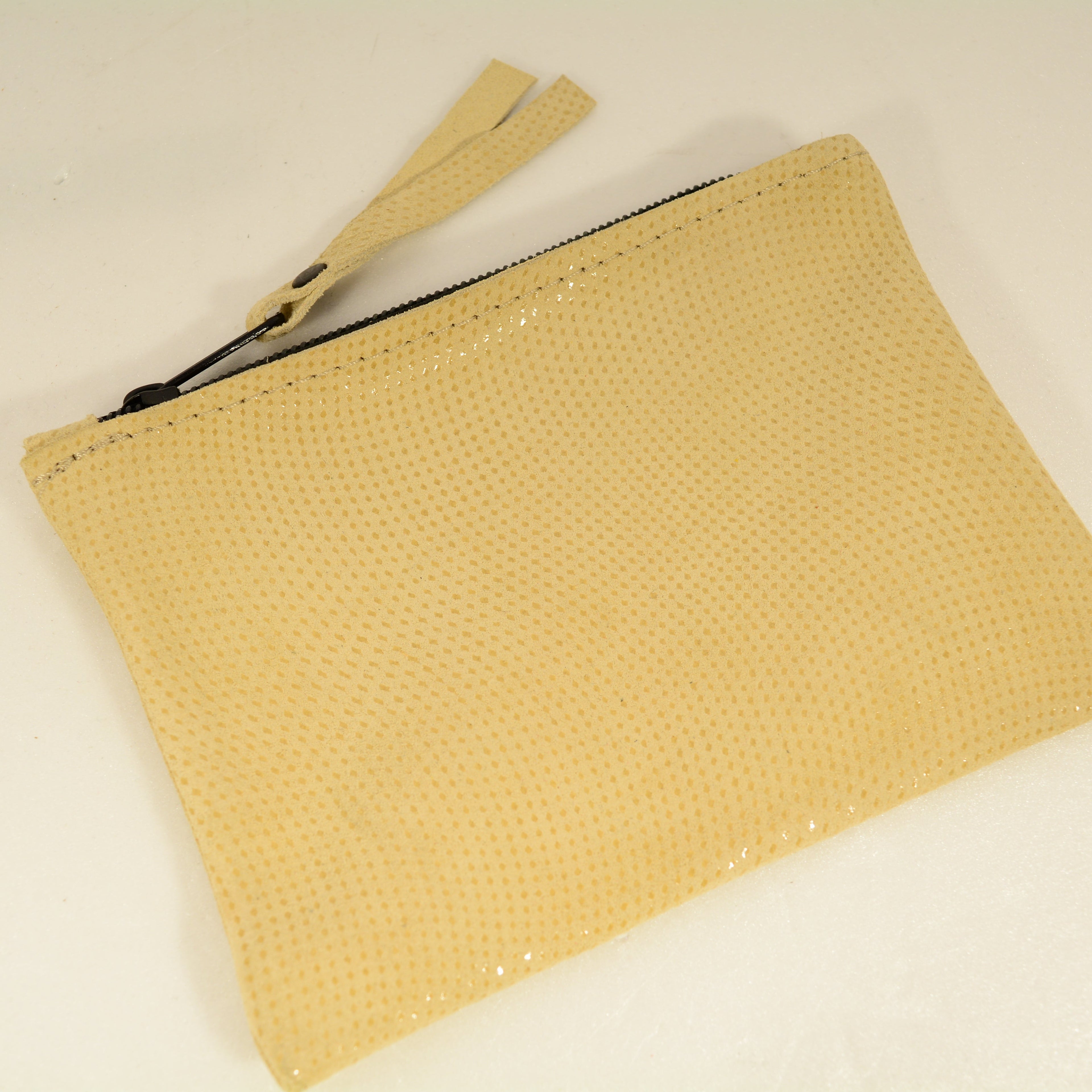 Leather Zip Pouch Wallet – Minimalist Handmade Genuine Leather Purse - Nadin's Leather Studio